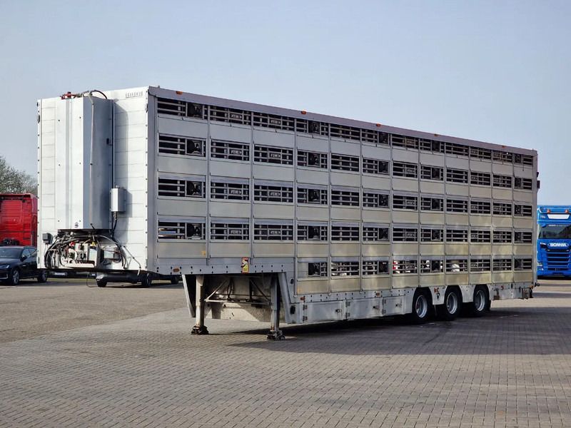 Pezzaioli Livestock 5 deck - Water & Ventilation - Loaflift - BPW Axle - Transporte de ganado semirremolque: foto 4 Pezzaioli Livestock 5 deck - Water & Ventilation - Loaflift - BPW Axle - Transporte de ganado semirremolque: foto 4
