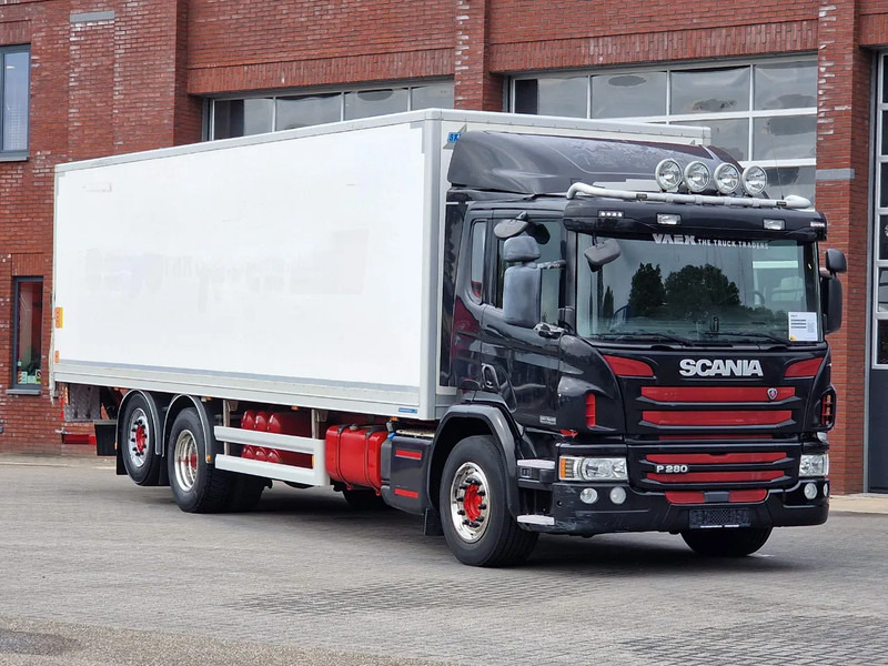 Scania P280 6x2*4 - Box - Loadlift - Low KM - Steering axle - Euro 6 - Full air - Camión caja cerrada: foto 1 Scania P280 6x2*4 - Box - Loadlift - Low KM - Steering axle - Euro 6 - Full air - Camión caja cerrada: foto 1
