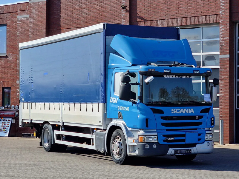 Scania P320 4x2 - Side boars - Loadlift - Full air - Navi - Camión lona: foto 1 Scania P320 4x2 - Side boars - Loadlift - Full air - Navi - Camión lona: foto 1