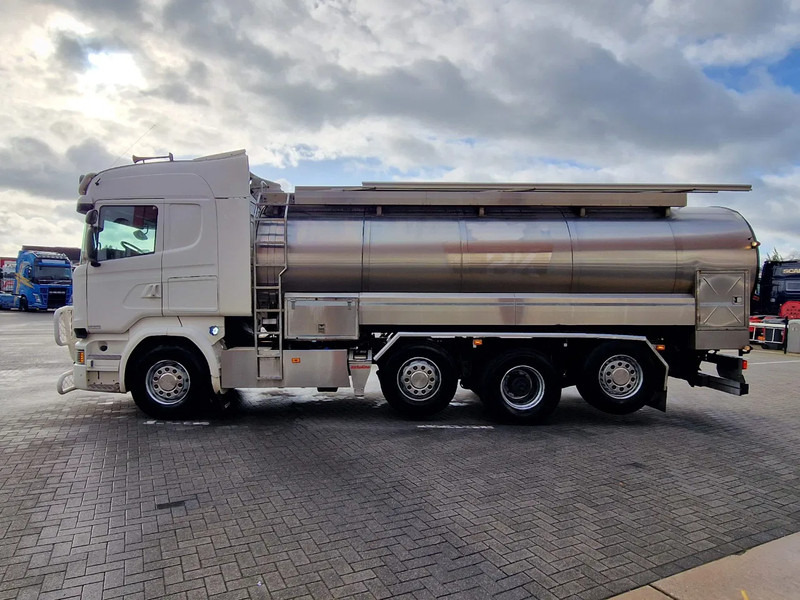 Scania R520 V8 8x2*4 - Tank - 19.000L - 4 compartments - Pump and counter - Retarder - Cisterna camión: foto 4 Scania R520 V8 8x2*4 - Tank - 19.000L - 4 compartments - Pump and counter - Retarder - Cisterna camión: foto 4