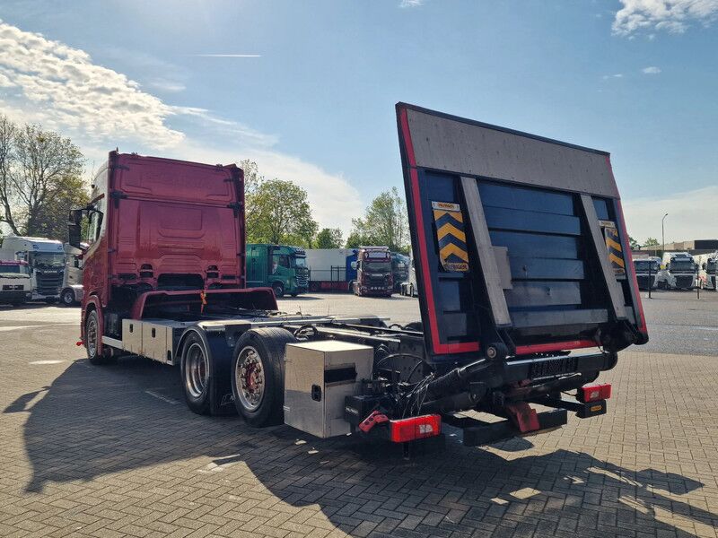 Scania R580 V8 NGS Highline 6x2*4 - Chassis - Loadlift - Retarder - Full air - Steering axle - Chasis camión: foto 5 Scania R580 V8 NGS Highline 6x2*4 - Chassis - Loadlift - Retarder - Full air - Steering axle - Chasis camión: foto 5
