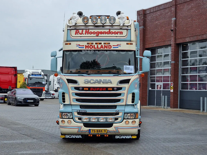 Scania R620 Topline 8x4 - Retarder - Full air - Custom interior - Show truck - HUB reduction - Chasis camión: foto 2 Scania R620 Topline 8x4 - Retarder - Full air - Custom interior - Show truck - HUB reduction - Chasis camión: foto 2