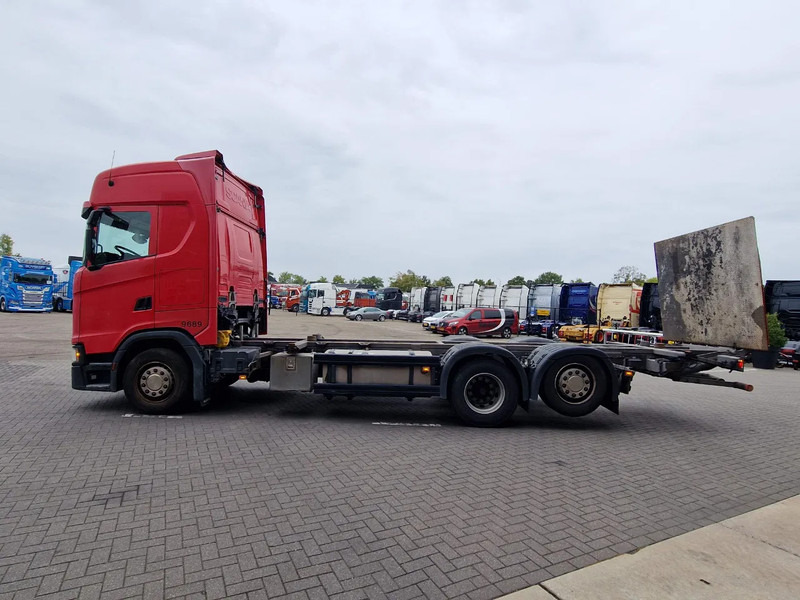 Scania S500 NGS Highline 6x2 - BDF - Full air - Loadlift - Navi - Retarder - Portacontenedore/ Intercambiable camión: foto 4 Scania S500 NGS Highline 6x2 - BDF - Full air - Loadlift - Navi - Retarder - Portacontenedore/ Intercambiable camión: foto 4