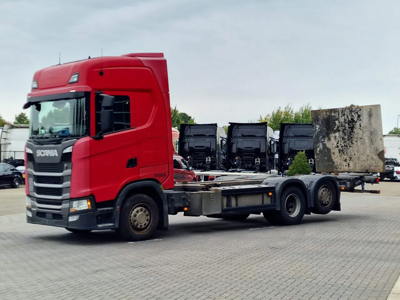 Scania S500 NGS Highline 6x2 - BDF - Full air - Loadlift - Navi - Retarder - Portacontenedore/ Intercambiable camión: foto 3 Scania S500 NGS Highline 6x2 - BDF - Full air - Loadlift - Navi - Retarder - Portacontenedore/ Intercambiable camión: foto 3