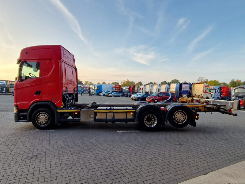 Scania S500 NGS Highline 6x2 - BDF - Full air - Navi - Retarder - Portacontenedore/ Intercambiable camión: foto 4 Scania S500 NGS Highline 6x2 - BDF - Full air - Navi - Retarder - Portacontenedore/ Intercambiable camión: foto 4