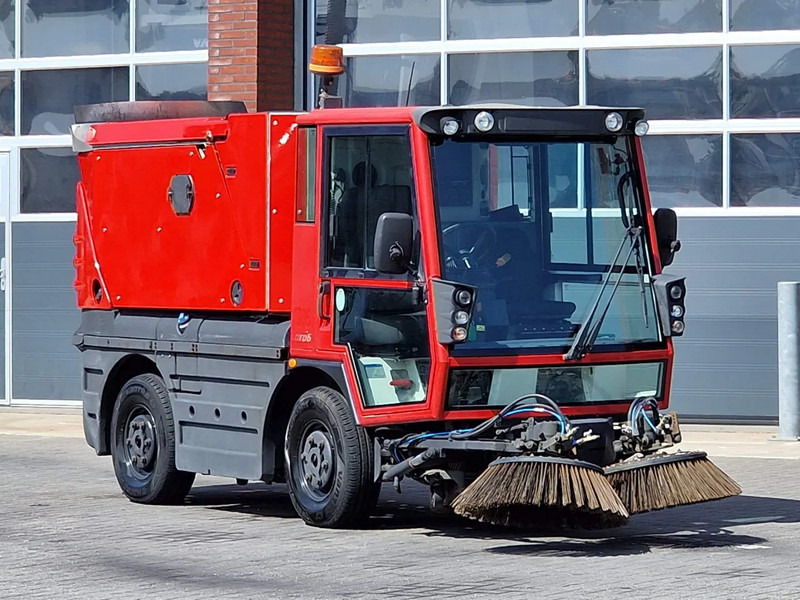Schmidt Swingo 200 + - 4 wheel steering - Dutch Registration - Barredora industrial: foto 1 Schmidt Swingo 200 + - 4 wheel steering - Dutch Registration - Barredora industrial: foto 1