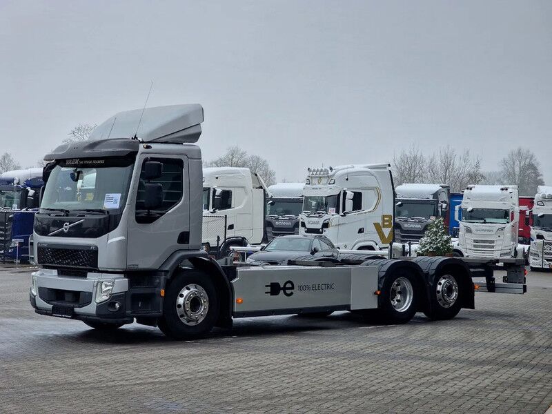 Volvo FE Electric - 6x2*4 - BDF - Ful air - 100% Electric - Low KM - Portacontenedore/ Intercambiable camión, Camión eléctrico: foto 3 Volvo FE Electric - 6x2*4 - BDF - Ful air - 100% Electric - Low KM - Portacontenedore/ Intercambiable camión, Camión eléctrico: foto 3