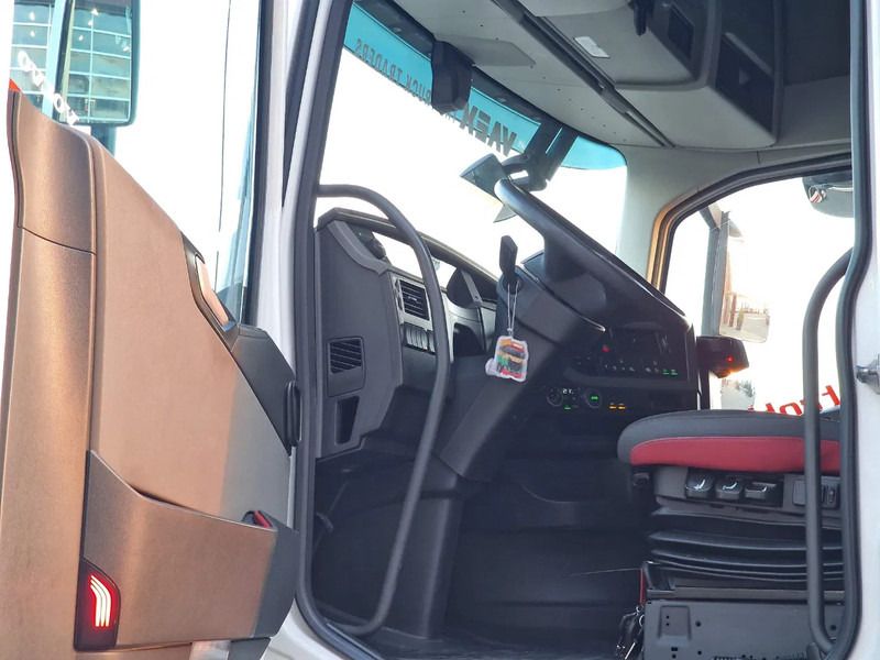 Leasing financiero de Volvo FH 13.460 Globetrotter 6x2*4 - BDF - I Parkcool - 4.90 WB - Full air - Navi leasing Volvo FH 13.460 Globetrotter 6x2*4 - BDF - I Parkcool - 4.90 WB - Full air - Navi: foto 9 Leasing financiero de Volvo FH 13.460 Globetrotter 6x2*4 - BDF - I Parkcool - 4.90 WB - Full air - Navi leasing Volvo FH 13.460 Globetrotter 6x2*4 - BDF - I Parkcool - 4.90 WB - Full air - Navi: foto 9