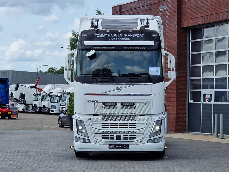 Volvo FH 13.500 Globetrotter XL 6x2 - BDF - Retarder - I parkcool - Full air - 4.90 WB - Portacontenedore/ Intercambiable camión: foto 2 Volvo FH 13.500 Globetrotter XL 6x2 - BDF - Retarder - I parkcool - Full air - 4.90 WB - Portacontenedore/ Intercambiable camión: foto 2