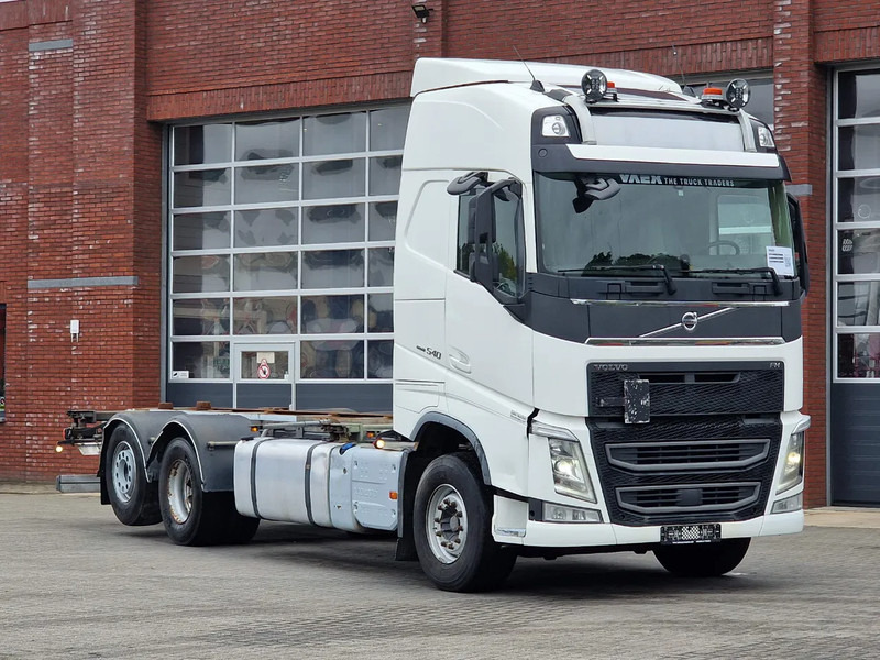 Volvo FH 13.540 Globetrotter 6x2 - BDF - Retarder - 4.90 WB - Full air - Leather - Portacontenedore/ Intercambiable camión: foto 1 Volvo FH 13.540 Globetrotter 6x2 - BDF - Retarder - 4.90 WB - Full air - Leather - Portacontenedore/ Intercambiable camión: foto 1