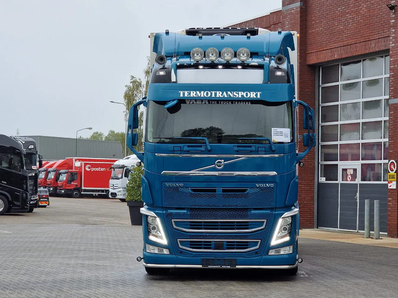 Volvo FH 13.540 Globetrotter 6x2 - Carrier Frigo- Hooks/Meat - Retarder - Full air - Isotérmico camión: foto 2 Volvo FH 13.540 Globetrotter 6x2 - Carrier Frigo- Hooks/Meat - Retarder - Full air - Isotérmico camión: foto 2