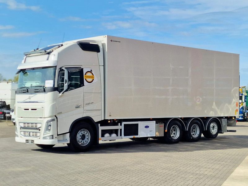 Volvo FH 16.750 XL 8x4*4 - Carrier Supra 1150 MT - Bi Temp - Retarder - Loadlift - Bussbygg box - Frigorífico camión: foto 3 Volvo FH 16.750 XL 8x4*4 - Carrier Supra 1150 MT - Bi Temp - Retarder - Loadlift - Bussbygg box - Frigorífico camión: foto 3