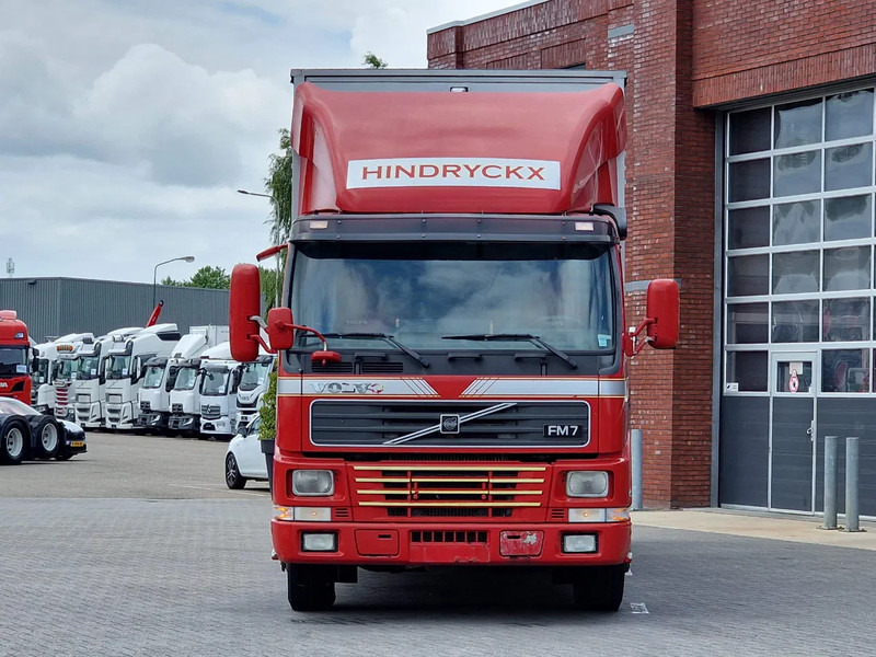 Volvo FM 250 4x- Livestock 2 deck - Lifting floors - Loadlift - Manual gearbox - Transporte de ganado camión: foto 2 Volvo FM 250 4x- Livestock 2 deck - Lifting floors - Loadlift - Manual gearbox - Transporte de ganado camión: foto 2