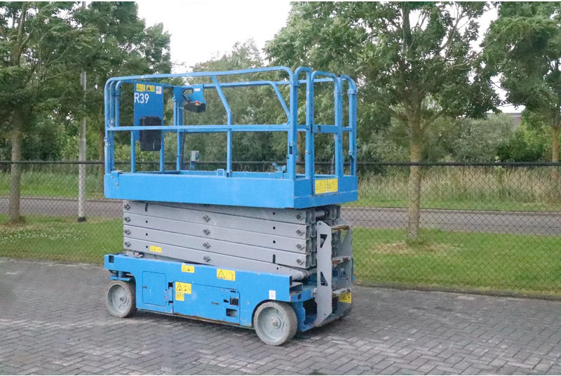 Genie GS-3246 | 12 METER | 318 KG - Plataforma de tijeras: foto 2 Genie GS-3246 | 12 METER | 318 KG - Plataforma de tijeras: foto 2