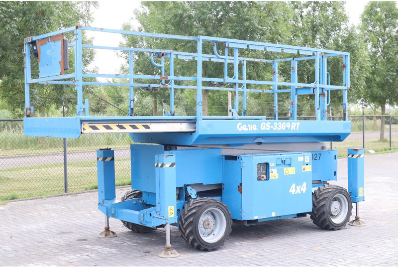 Genie GS-3369 RT | 12 METER | ROUGH TERRAIN - Plataforma de tijeras: foto 2 Genie GS-3369 RT | 12 METER | ROUGH TERRAIN - Plataforma de tijeras: foto 2