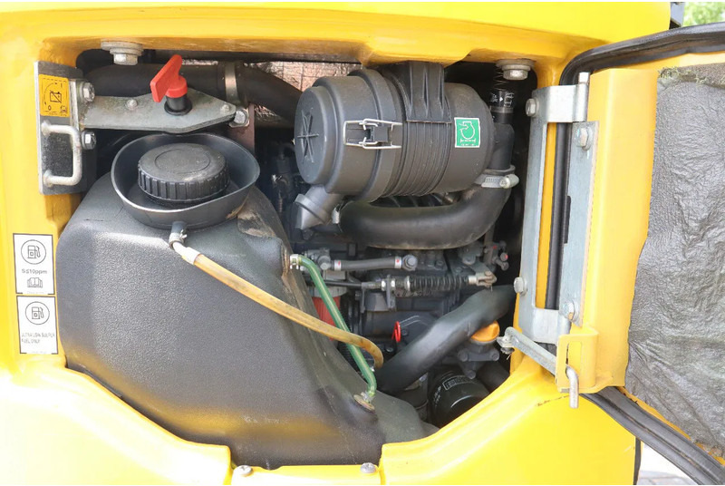 Leasing financiero de Komatsu PC16 R-3HS | 3X BUCKET | QUICK COUPLER | SWING BOOM leasing Komatsu PC16 R-3HS | 3X BUCKET | QUICK COUPLER | SWING BOOM: foto 13