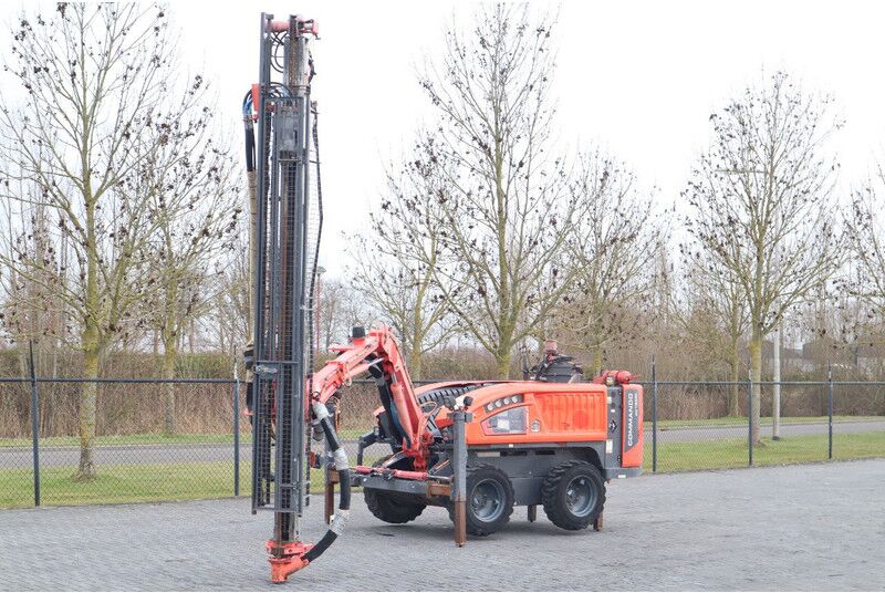 Sandvik COMMANDO DC130 Ri | SURFACE DRILLING RIG | REMOTE - Perforadora: foto 2 Sandvik COMMANDO DC130 Ri | SURFACE DRILLING RIG | REMOTE - Perforadora: foto 2