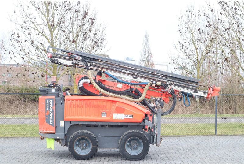 Sandvik COMMANDO DC130 Ri | SURFACE DRILLING RIG | REMOTE - Perforadora: foto 4 Sandvik COMMANDO DC130 Ri | SURFACE DRILLING RIG | REMOTE - Perforadora: foto 4