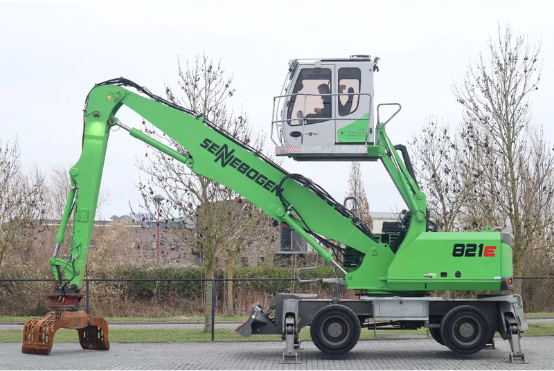 Sennebogen 821E | 821 E | SORTING GRAB | DOZERBLADE | GREAT CONDITION - Manipulador de materiales: foto 1 Sennebogen 821E | 821 E | SORTING GRAB | DOZERBLADE | GREAT CONDITION - Manipulador de materiales: foto 1