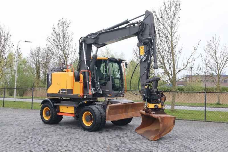 Volvo EWR 150 E | ROTOTILT | BUCKET | TRAILER HYDR - Excavadora de ruedas: foto 5 Volvo EWR 150 E | ROTOTILT | BUCKET | TRAILER HYDR - Excavadora de ruedas: foto 5