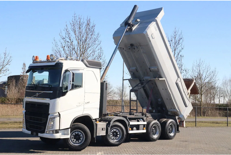 Volvo FH 540 8X4 TANDEMLIFT | BIG AXLES | RETARDER | VDS - Volquete camión: foto 1 Volvo FH 540 8X4 TANDEMLIFT | BIG AXLES | RETARDER | VDS - Volquete camión: foto 1