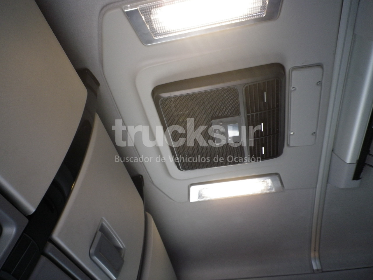 Cabeza tractora RENAULT T520 HIGH SLEEPER CAB: foto 10