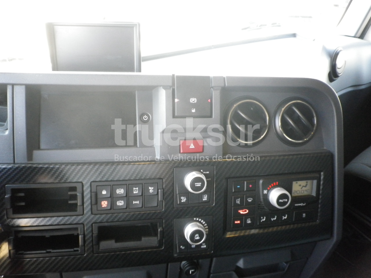 Cabeza tractora RENAULT T520 HIGH SLEEPER CAB: foto 11