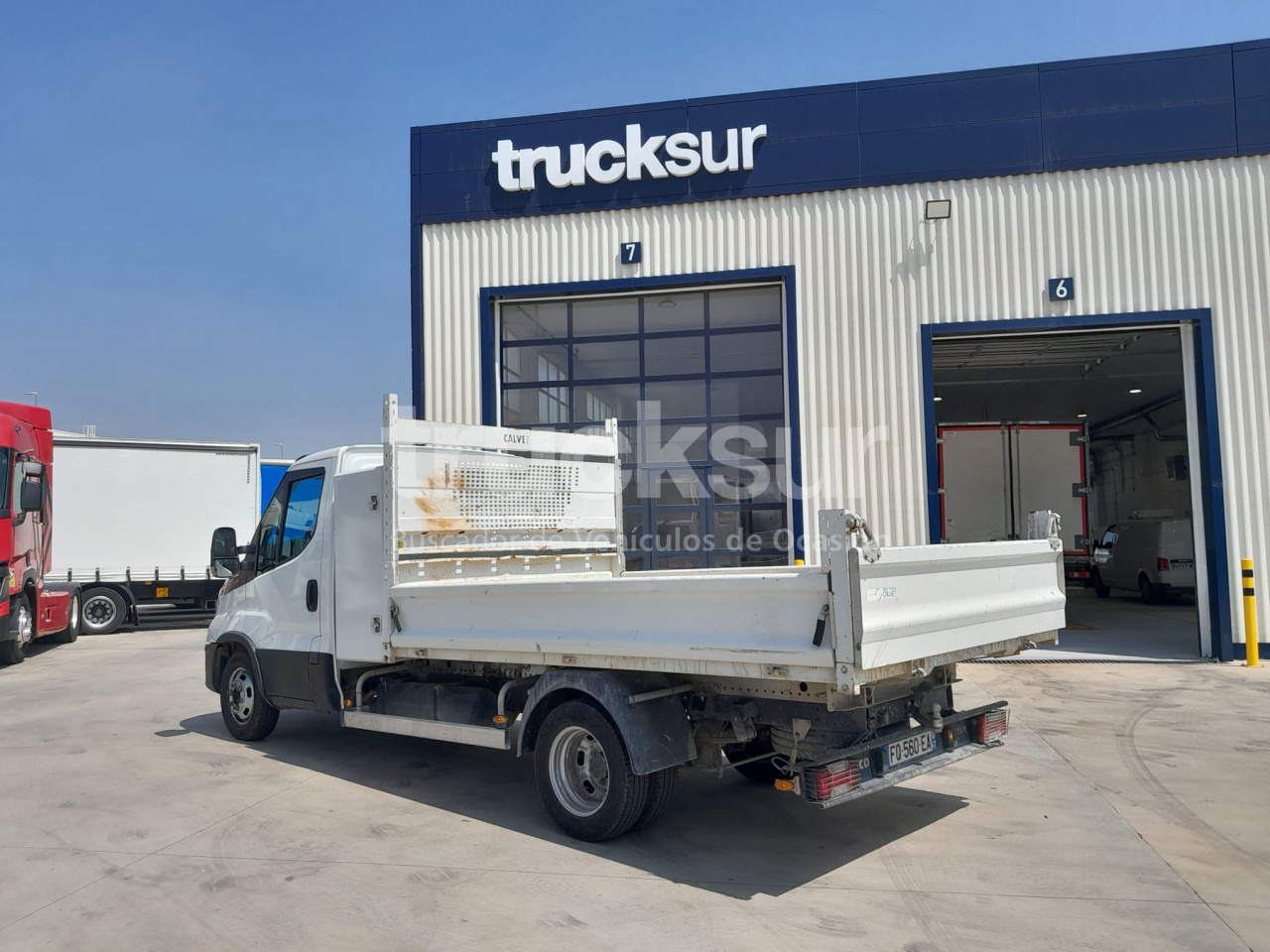 IVECO DAILY 35C14 - Volquete remolque: foto 4 IVECO DAILY 35C14 - Volquete remolque: foto 4