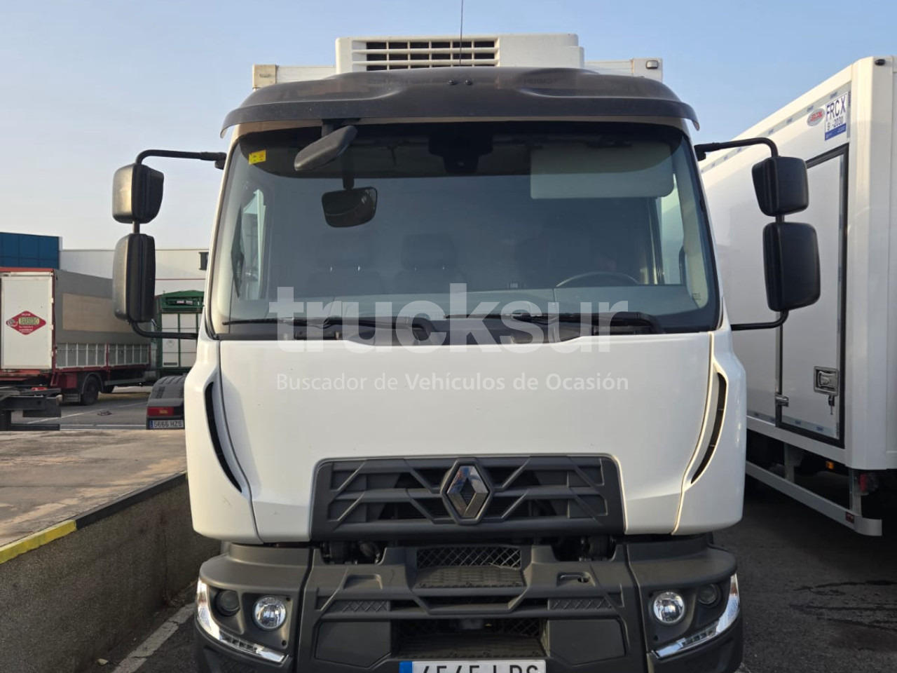 RENAULT D 12.240 FRC-X - Camión caja cerrada: foto 2 RENAULT D 12.240 FRC-X - Camión caja cerrada: foto 2