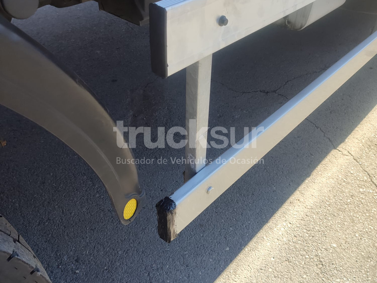RENAULT D320.26 ejes 6x2*4 - Frigorífico camión: foto 5 RENAULT D320.26 ejes 6x2*4 - Frigorífico camión: foto 5