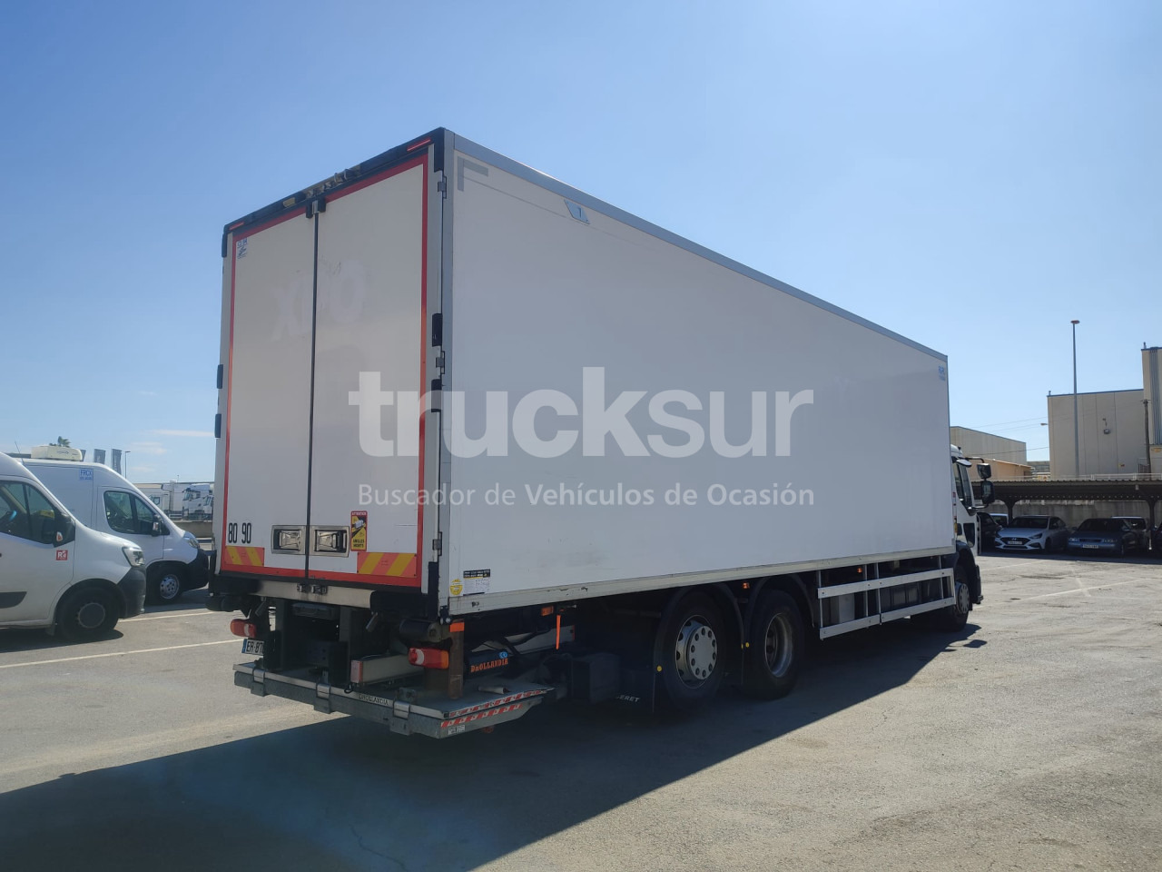 RENAULT D320.26 ejes 6x2*4 - Frigorífico camión: foto 4 RENAULT D320.26 ejes 6x2*4 - Frigorífico camión: foto 4