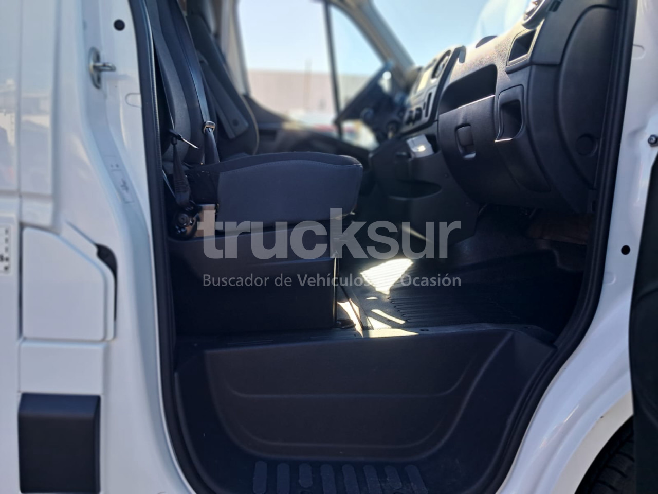 Frigorífico furgoneta RENAULT MASTER 145.35  FRC-X: foto 25