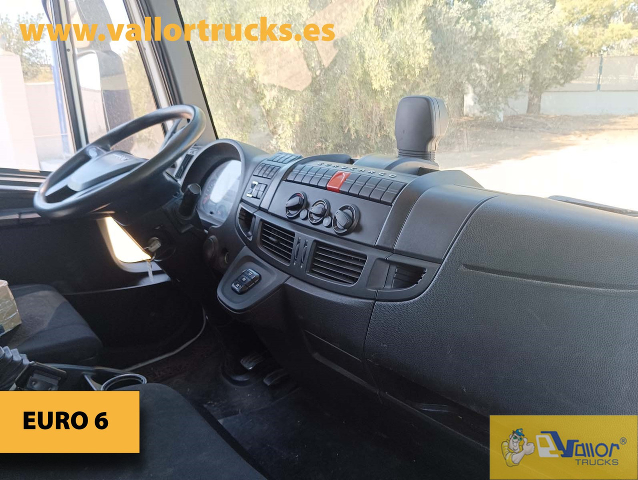 IVECO 100E22 - Camión caja cerrada: foto 3 IVECO 100E22 - Camión caja cerrada: foto 3
