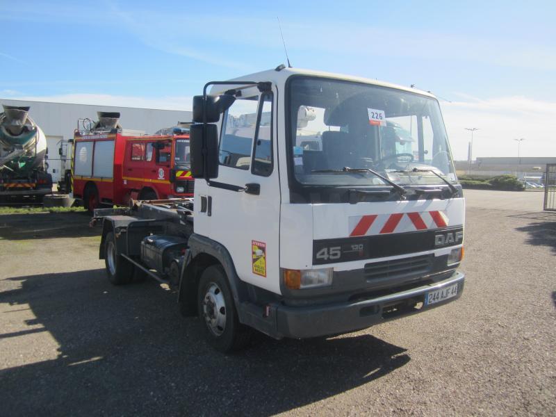 DAF 45 ATI 130 - Multibasculante camión: foto 1 DAF 45 ATI 130 - Multibasculante camión: foto 1