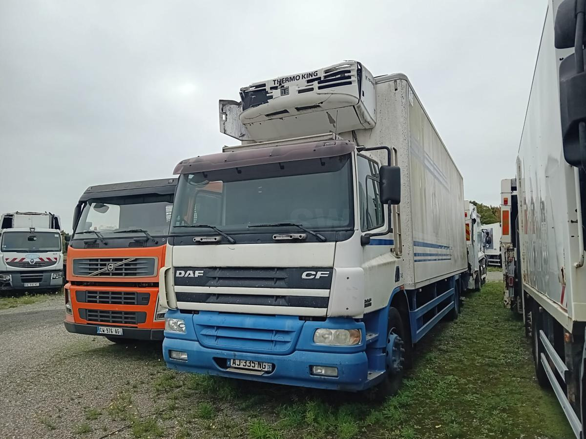 DAF CF 75.250 - Camión caja cerrada: foto 1 DAF CF 75.250 - Camión caja cerrada: foto 1