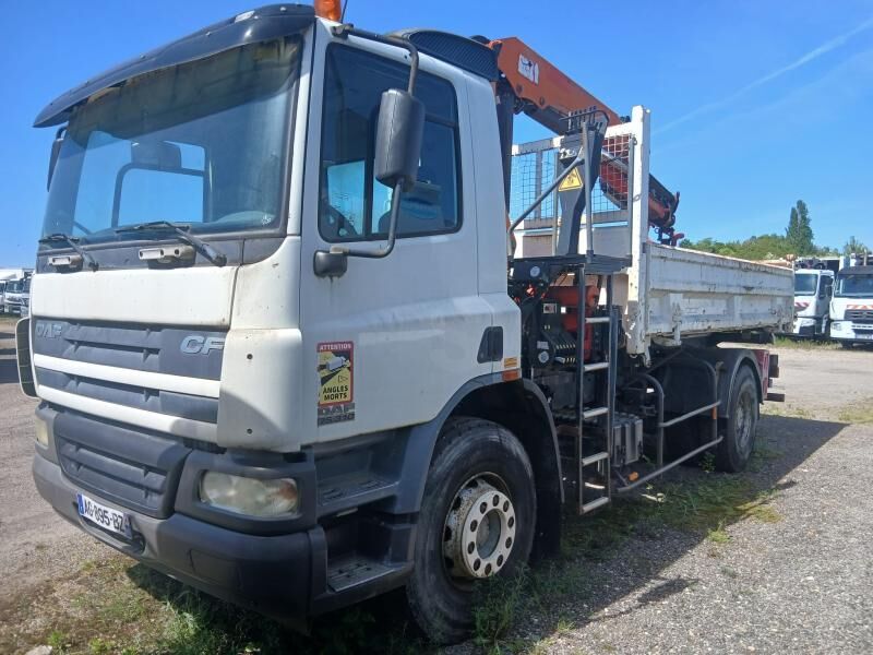DAF CF75 310 - Volquete camión, Camión grúa: foto 2 DAF CF75 310 - Volquete camión, Camión grúa: foto 2