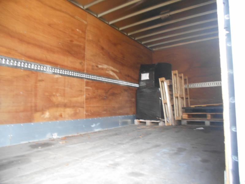 Camión caja cerrada Iveco Eurocargo 140E25: foto 8