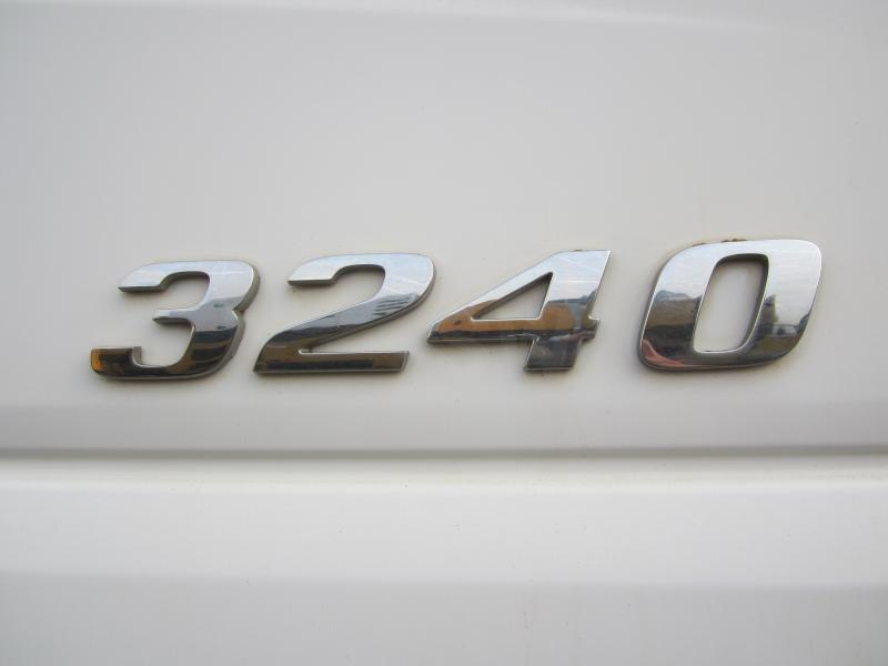 Mercedes AXOR 3240 - Volquete camión: foto 3 Mercedes AXOR 3240 - Volquete camión: foto 3