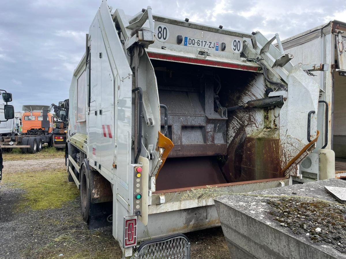 Renault D-Series 19 Wide - Camión de basura: foto 4 Renault D-Series 19 Wide - Camión de basura: foto 4