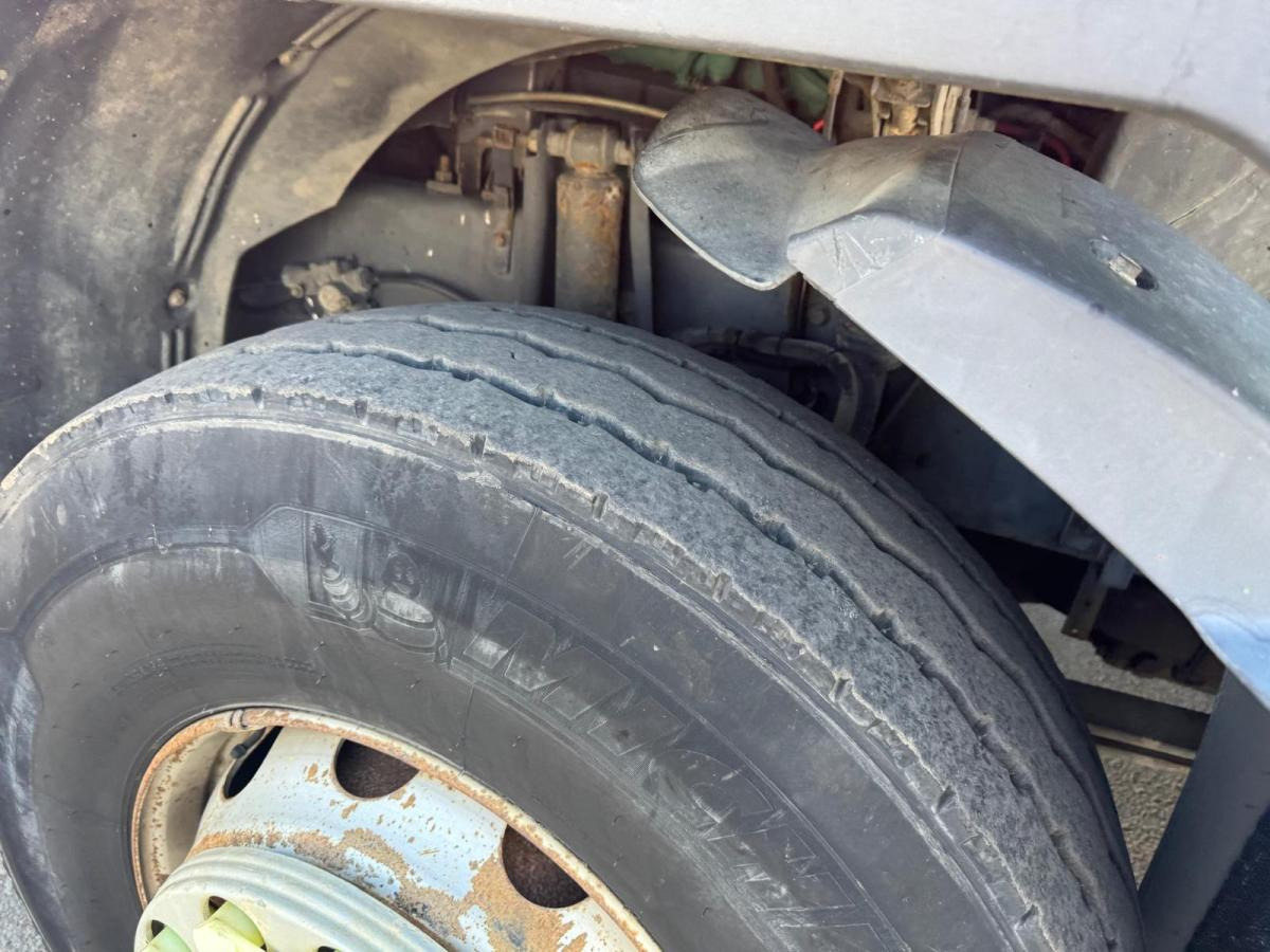 Portacontenedor de cadenas camión Volvo FM 380: foto 12