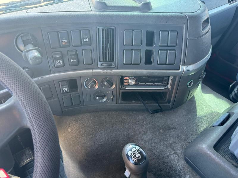 Portacontenedor de cadenas camión Volvo FM 380: foto 15