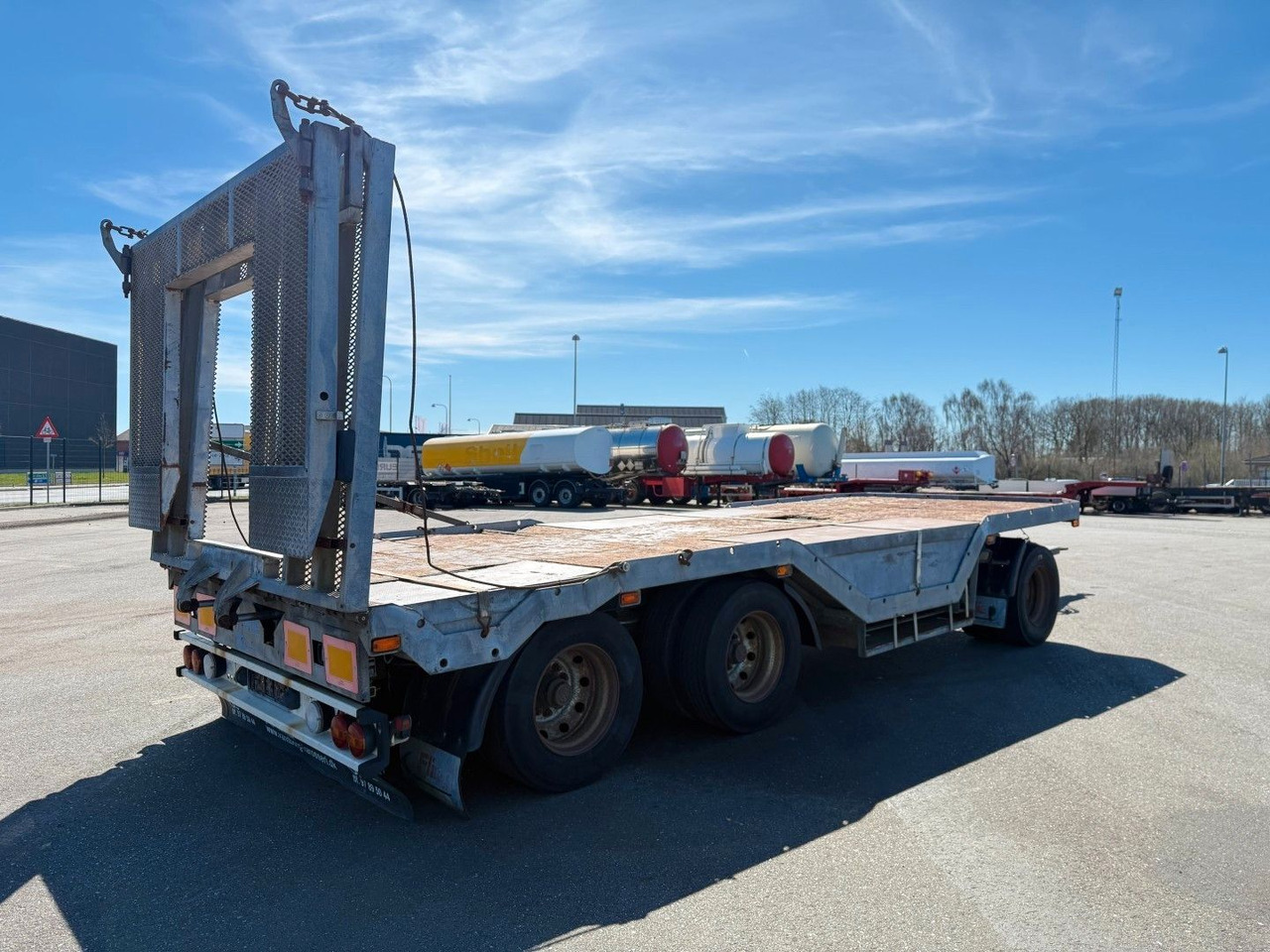 Fliegl FLT328 3 achser Maschinenanhänger mit Radkasten - Góndola rebajadas remolque: foto 4 Fliegl FLT328 3 achser Maschinenanhänger mit Radkasten - Góndola rebajadas remolque: foto 4