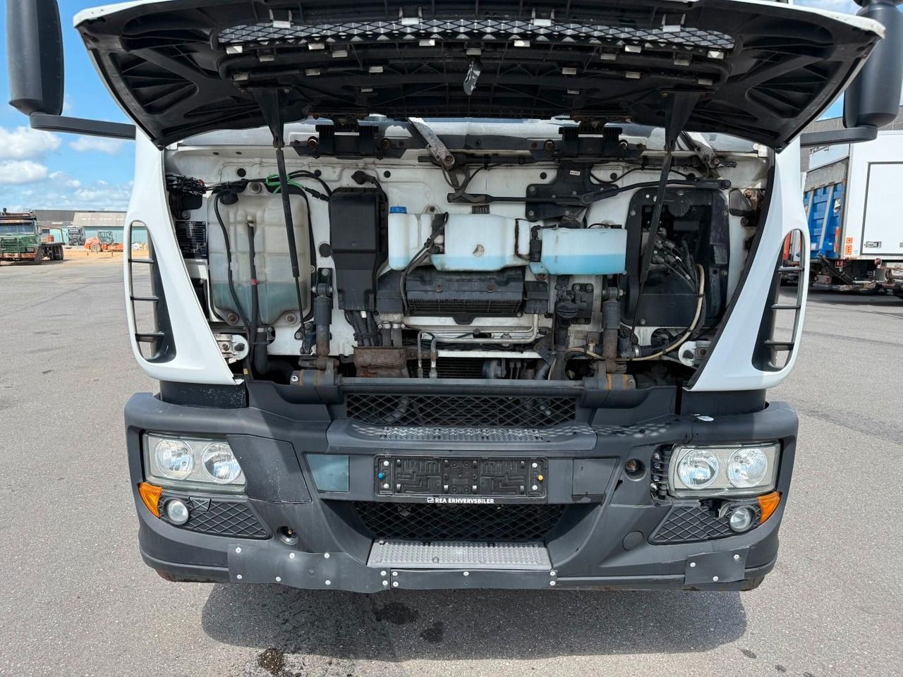 Frigorífico camión Iveco 180E32 Schmitz / Thermo King T-1200R Spectrum Iveco 180E32 Schmitz / Thermo King T-1200R Spectrum: foto 10 Frigorífico camión Iveco 180E32 Schmitz / Thermo King T-1200R Spectrum Iveco 180E32 Schmitz / Thermo King T-1200R Spectrum: foto 10