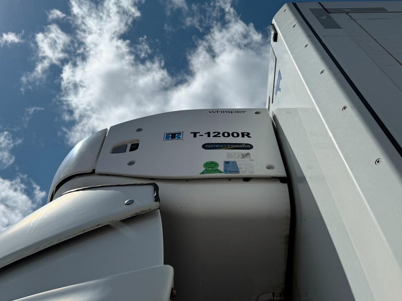 Frigorífico camión Iveco 180E32 Schmitz / Thermo King T-1200R Spectrum Iveco 180E32 Schmitz / Thermo King T-1200R Spectrum: foto 26 Frigorífico camión Iveco 180E32 Schmitz / Thermo King T-1200R Spectrum Iveco 180E32 Schmitz / Thermo King T-1200R Spectrum: foto 26