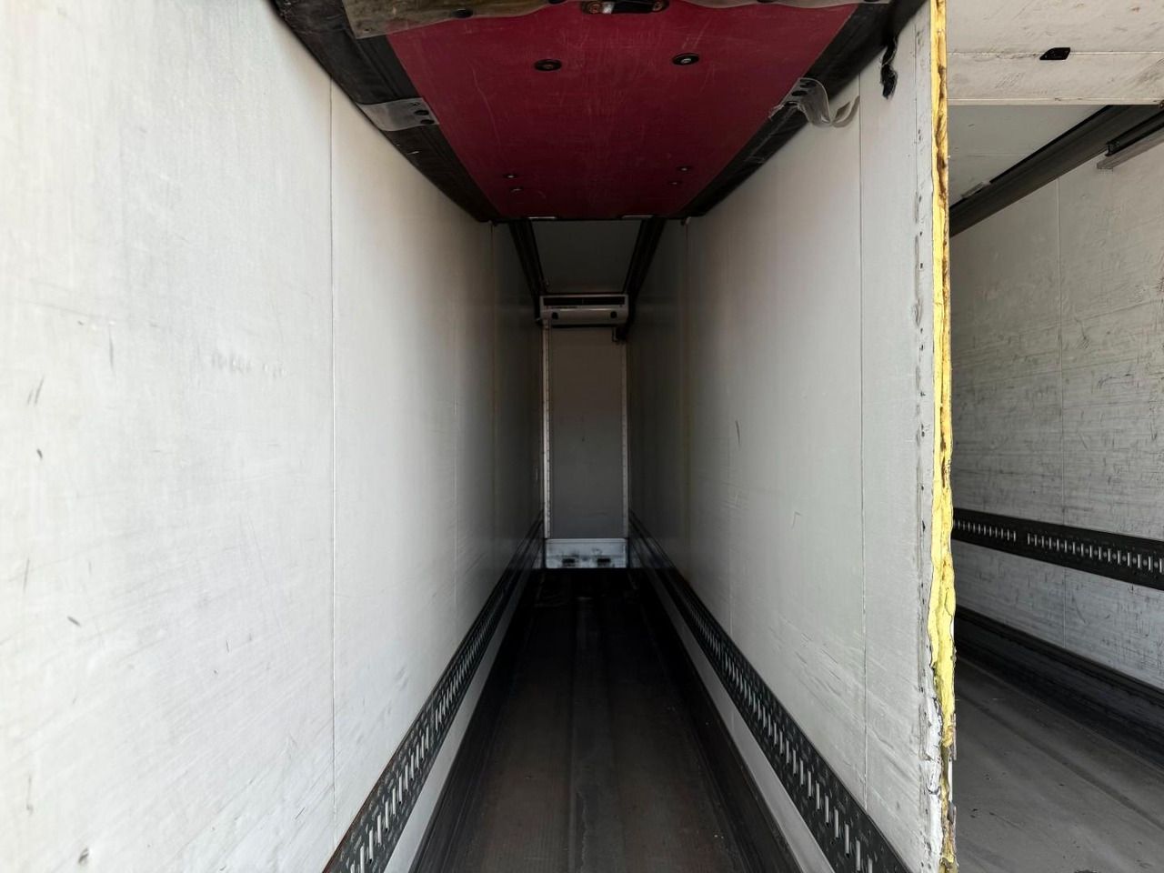 Frigorífico camión Iveco 180E32 Schmitz / Thermo King T-1200R Spectrum Iveco 180E32 Schmitz / Thermo King T-1200R Spectrum: foto 13 Frigorífico camión Iveco 180E32 Schmitz / Thermo King T-1200R Spectrum Iveco 180E32 Schmitz / Thermo King T-1200R Spectrum: foto 13