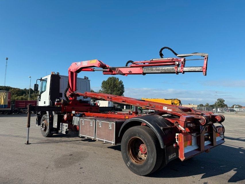 Iveco EuroTech Cursor 190E31 4x2 Tipper / HMF 1060 B3 - Camión grúa: foto 4 Iveco EuroTech Cursor 190E31 4x2 Tipper / HMF 1060 B3 - Camión grúa: foto 4
