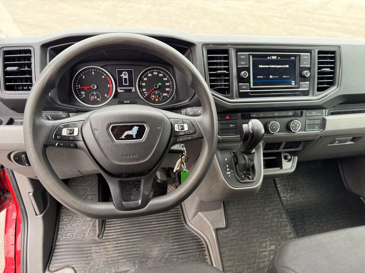 Foto del interior 1: Furgoneta con caja de lona MAN TGE 2.0 TDI 3.180 Plane - Automat - Zepro - AC Foto del interior 1: Furgoneta con caja de lona MAN TGE 2.0 TDI 3.180 Plane - Automat - Zepro - AC