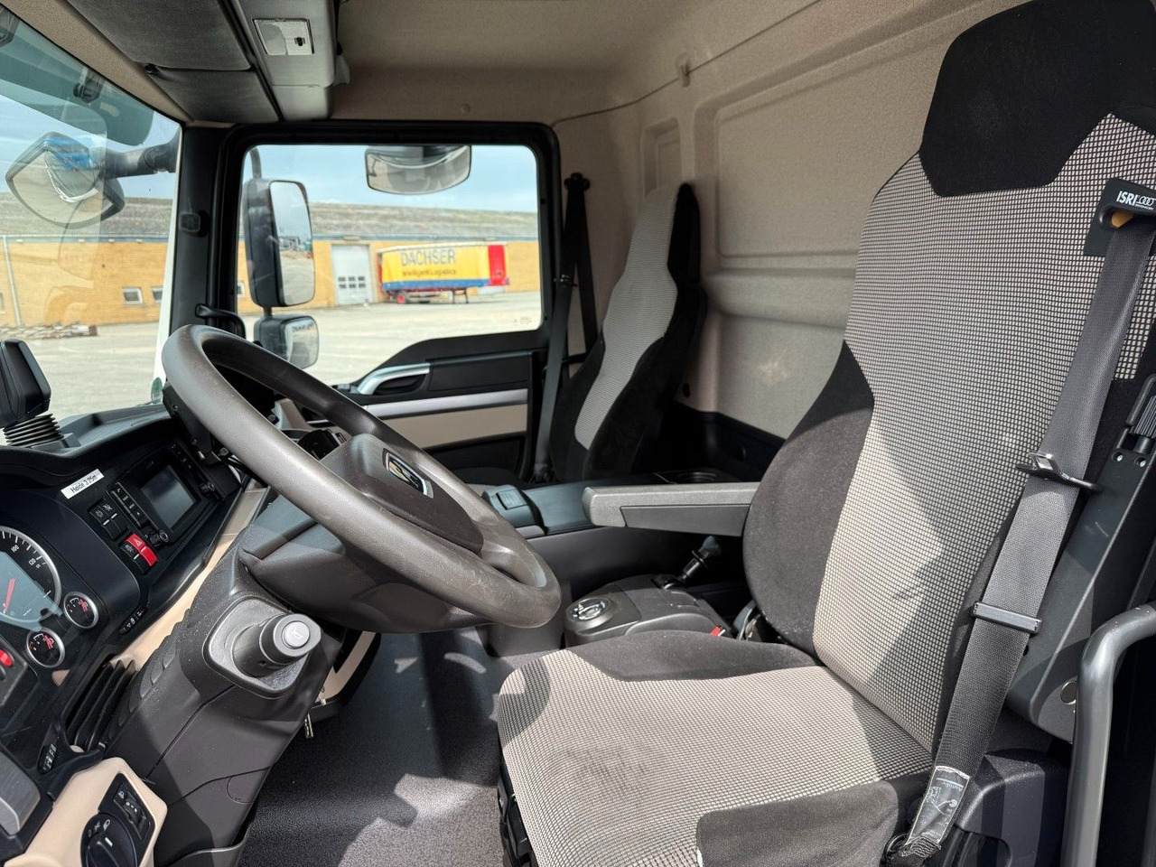 MAN TGL 12.220 4x2 Euro 6 Koffer - Camión caja cerrada: foto 5 MAN TGL 12.220 4x2 Euro 6 Koffer - Camión caja cerrada: foto 5