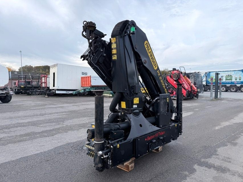 Palfinger PK 23001 EH Radio Remote / Kran / Crane - Camión grúa: foto 2 Palfinger PK 23001 EH Radio Remote / Kran / Crane - Camión grúa: foto 2