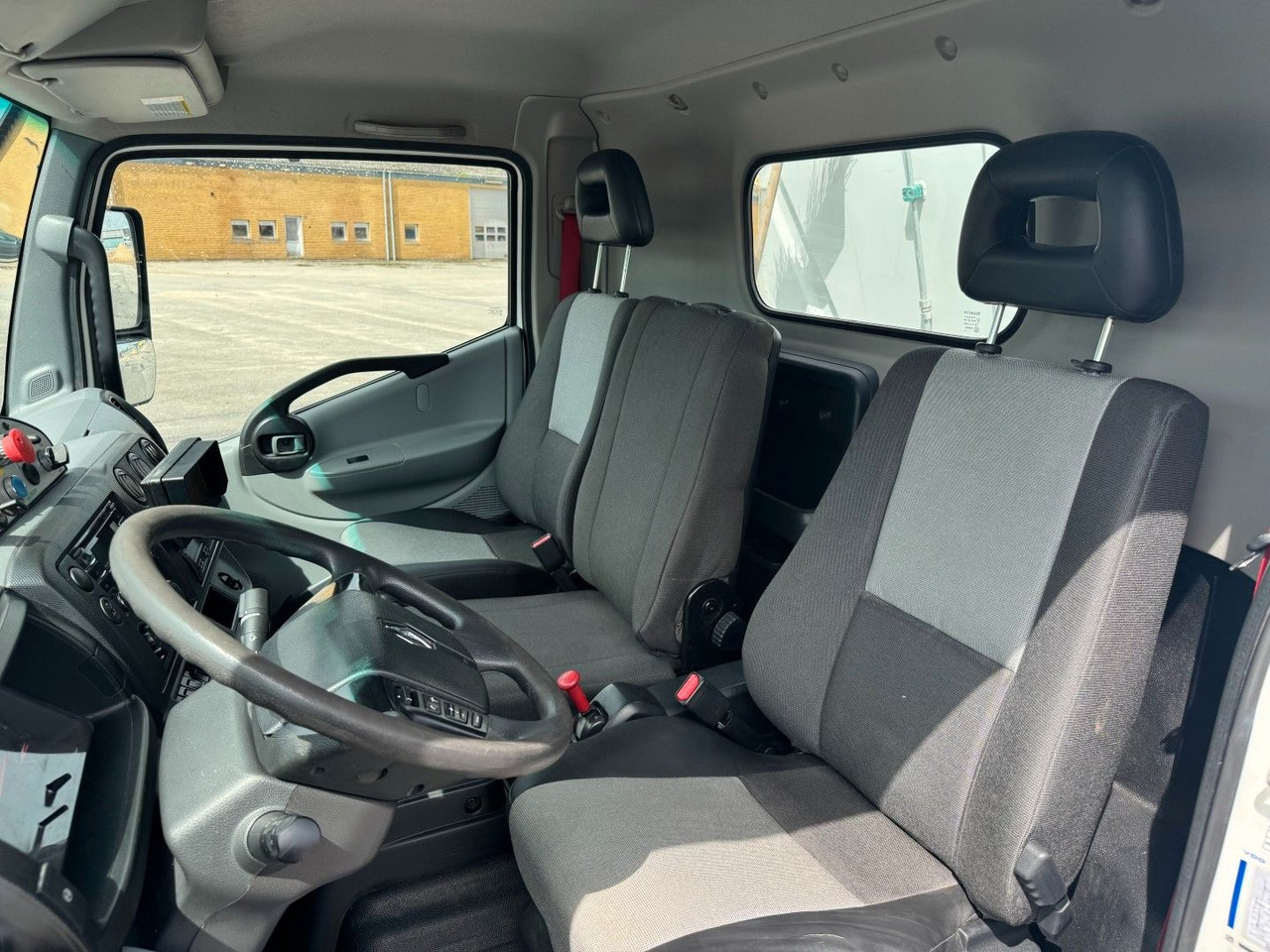 Renault D7.5 180 4x2 Semat/Techno Azimut 8 m3 Garbage - Camión de basura: foto 5 Renault D7.5 180 4x2 Semat/Techno Azimut 8 m3 Garbage - Camión de basura: foto 5